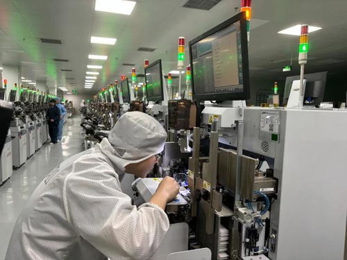 從300條產(chǎn)線的代工廠到3500條產(chǎn)線的 領(lǐng)頭羊 青山湖區(qū)助力兆馳光電創(chuàng)新發(fā)展,帶動(dòng)全區(qū)電子信息產(chǎn)業(yè)提檔升級(jí)